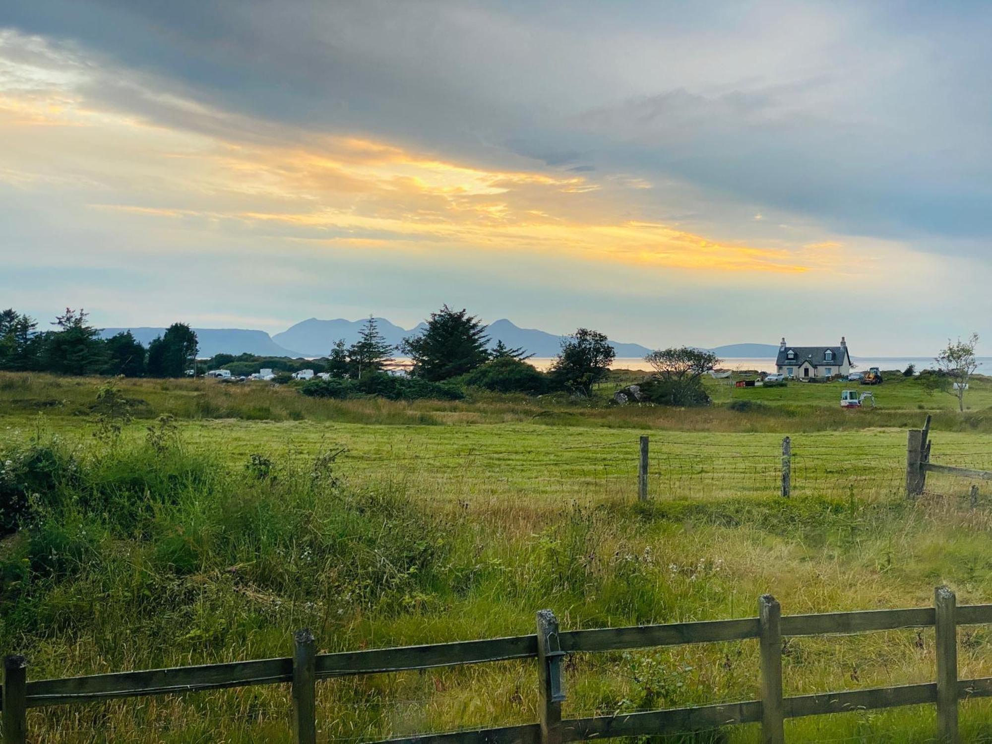 The Sheiling Holiday Home With Gorgeous Views Over The Isles Arisaig Eksteriør bilde
